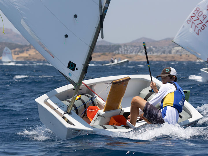 Opti sailboat outlet